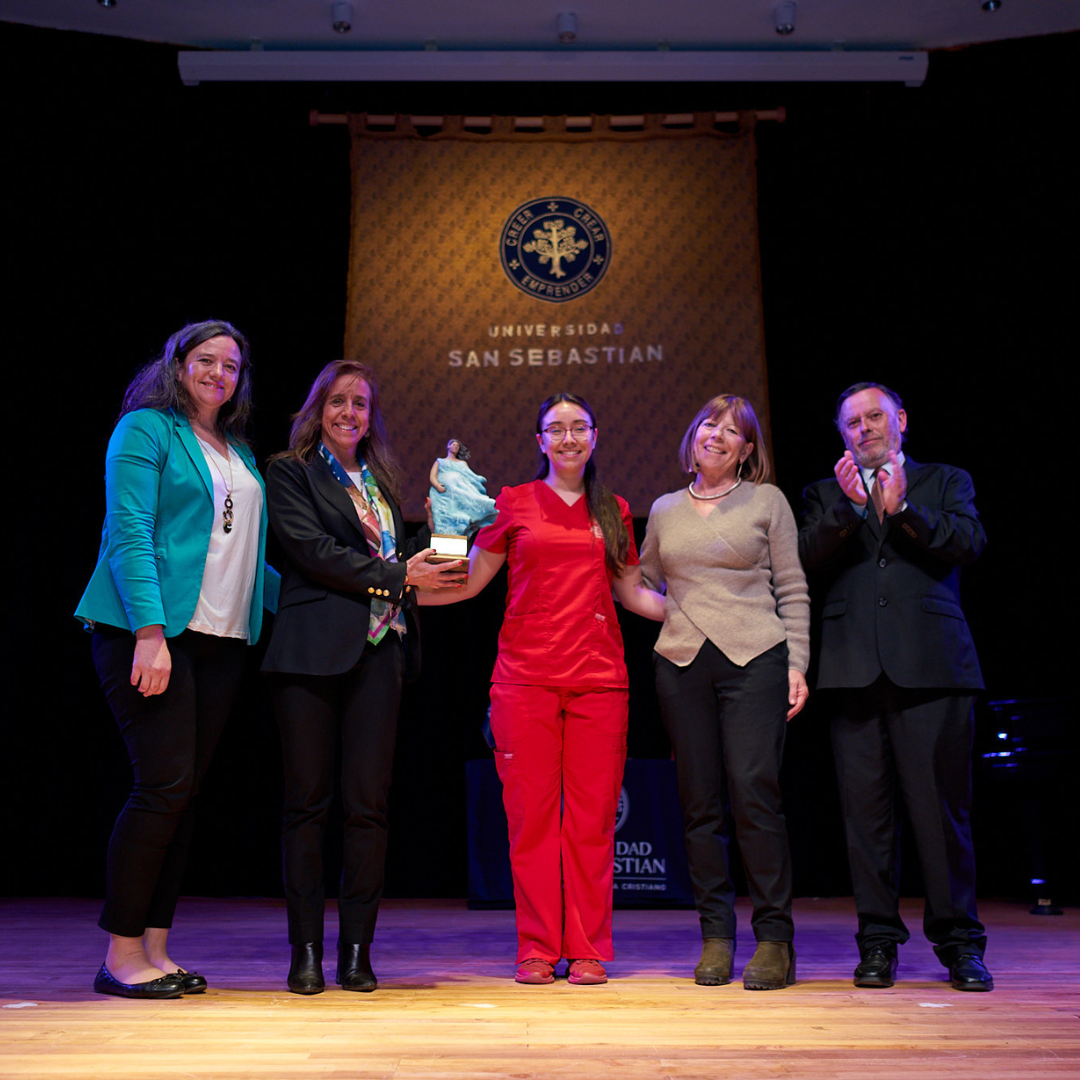 En este momento estás viendo Universidad San Sebastián otorga Premio Aurora a Fundación Chile Unido