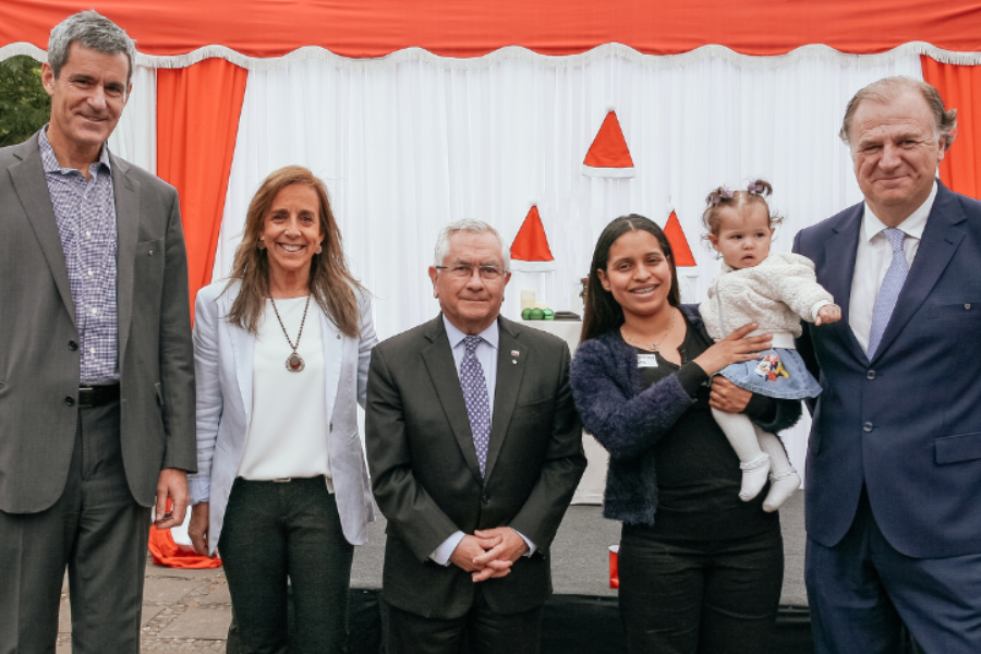 Fundación Chile Unido celebró la Navidad con mamás que participan del Programa de Acompañamiento Integral a Mujeres con Embarazos Vulnerables