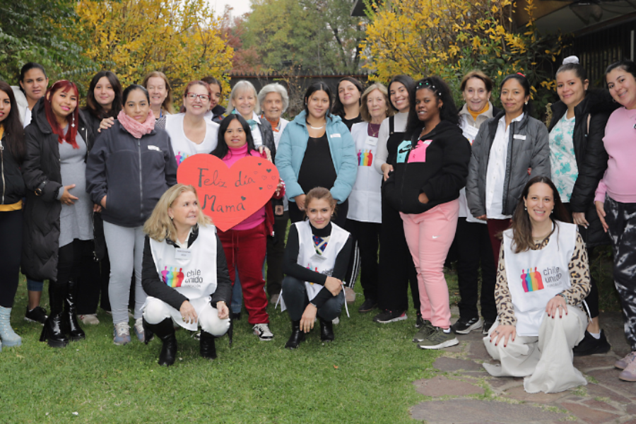Fundación Chile Unido celebró a las mamás en su Día
